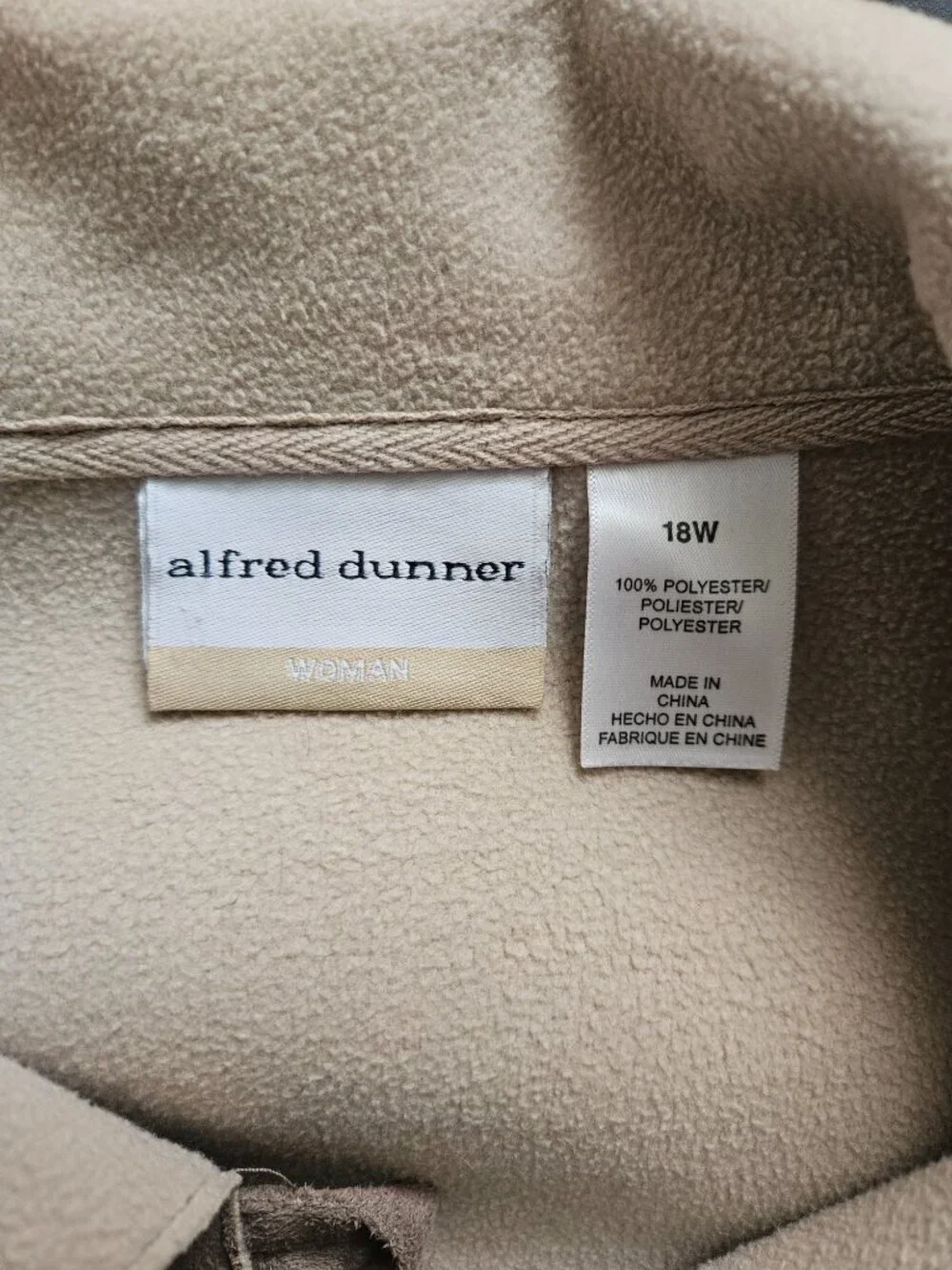 Alfred Dunner Beige Faux Suede Toggle Button Ribbon Trim 18W Jacket